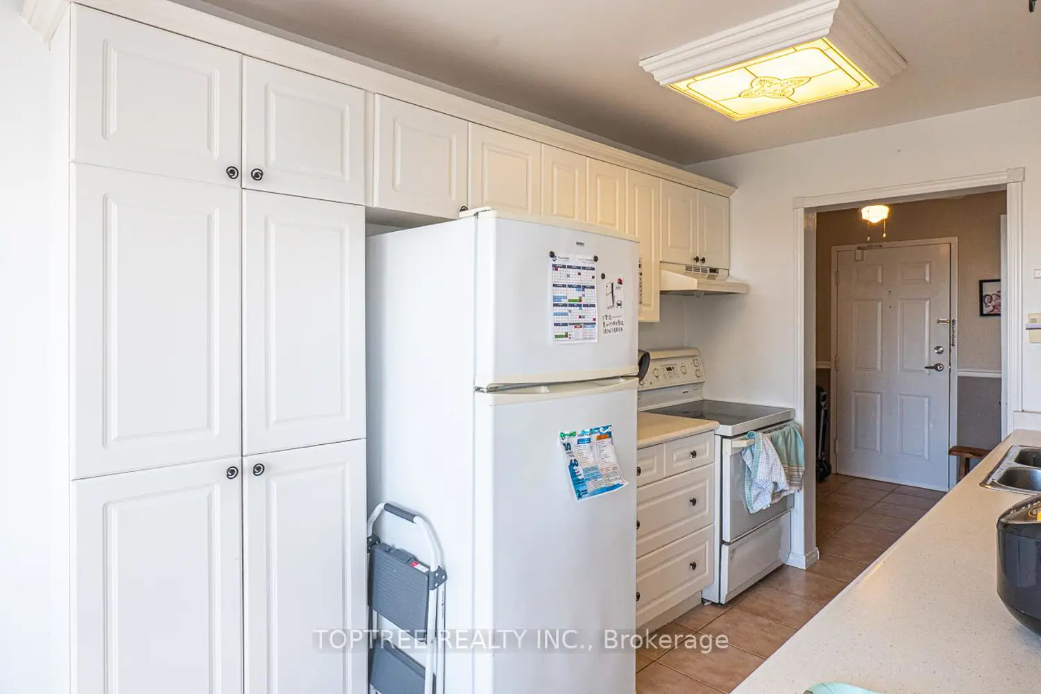 Additional image 2 of 1600 Adelaide Street 610