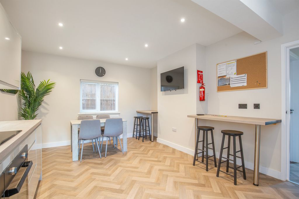Additional image 6 of 6 bed detached house to rentNewmarket Road, Norwich, Norfolk NR4