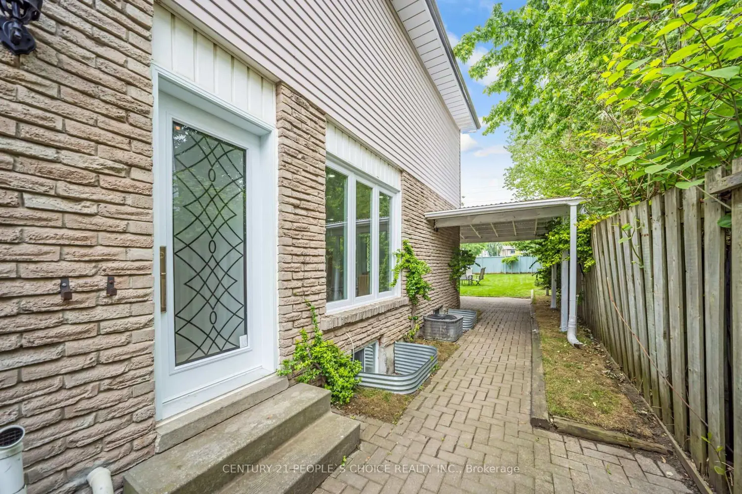 Additional image 3 of 106 Queensdale Crescent