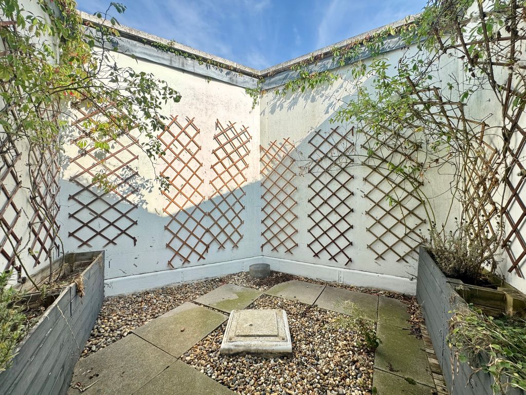 Additional image 5 of 4 bed penthouse to rentSurrey Street, Norwich NR1