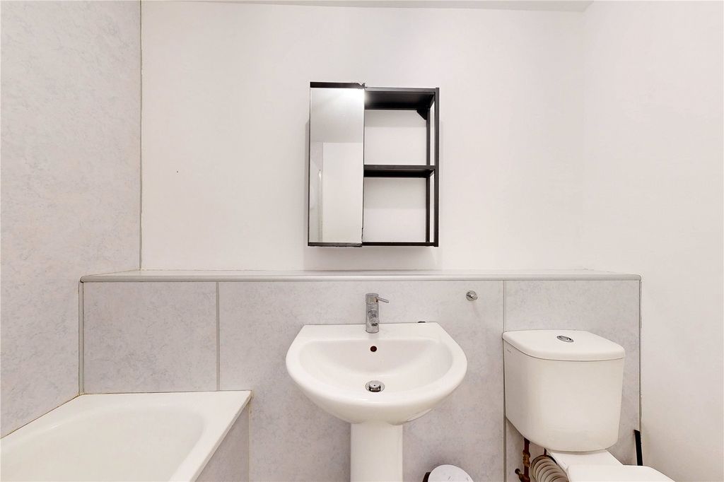 Additional image 19 of 2 bed flat to rentShore Road, Perth PH2