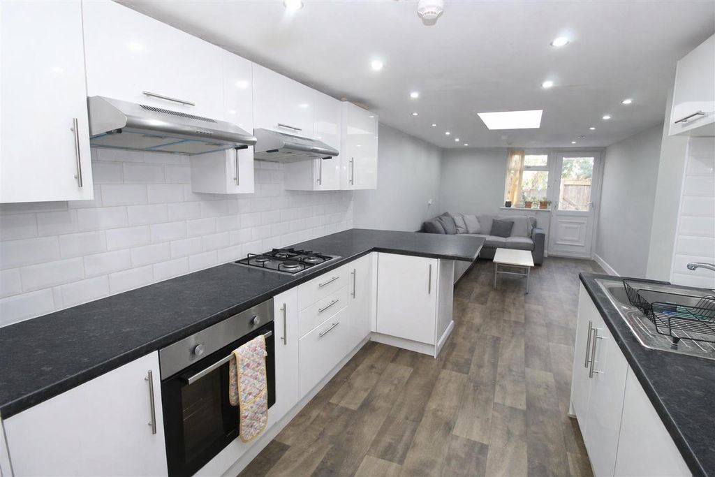 7 bed shared accommodation to rentMerthyr Street, Cathays, Cardiff CF24