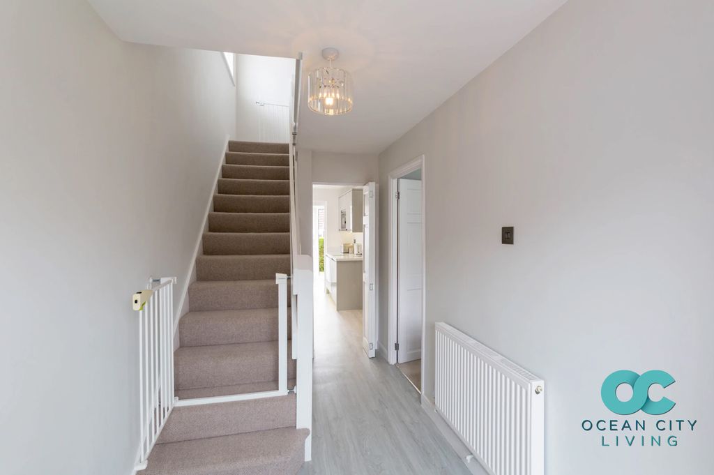 Additional image 2 of 3 bed semi-detached house to rentHigher Park Close, Plymouth PL7