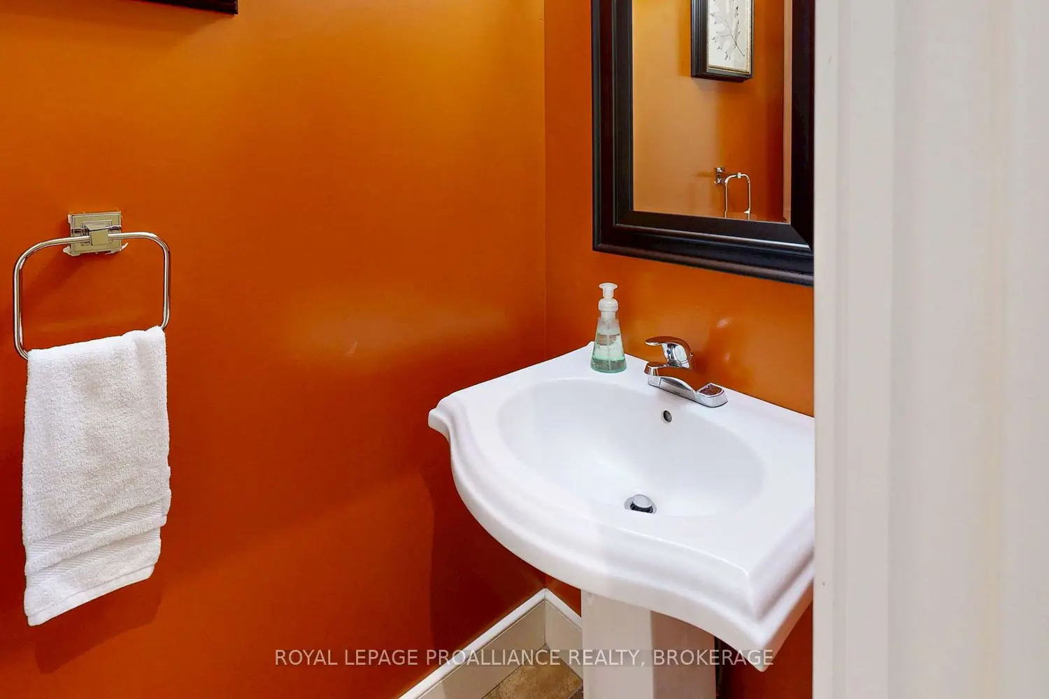 Additional image 7 of 532 10Th Concession Road 2-10