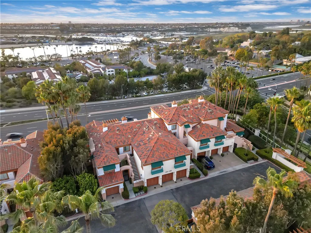 Additional image 4 of 128 Villa Point Dr, Newport Beach, CA 92660