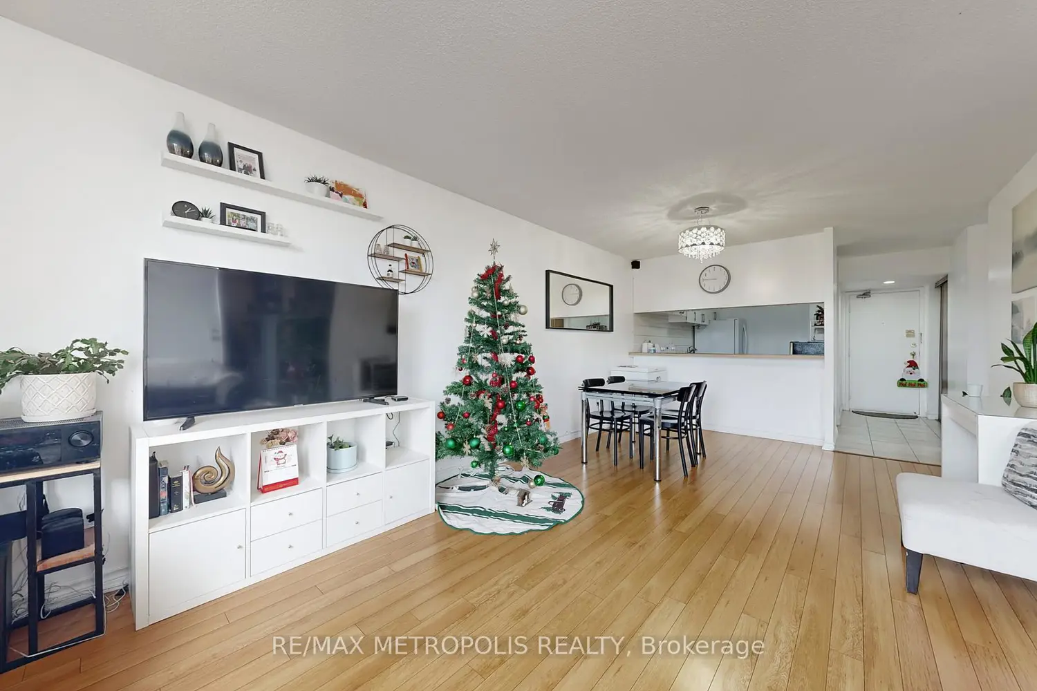 Additional image 5 of 10 Martha Eaton Way 713