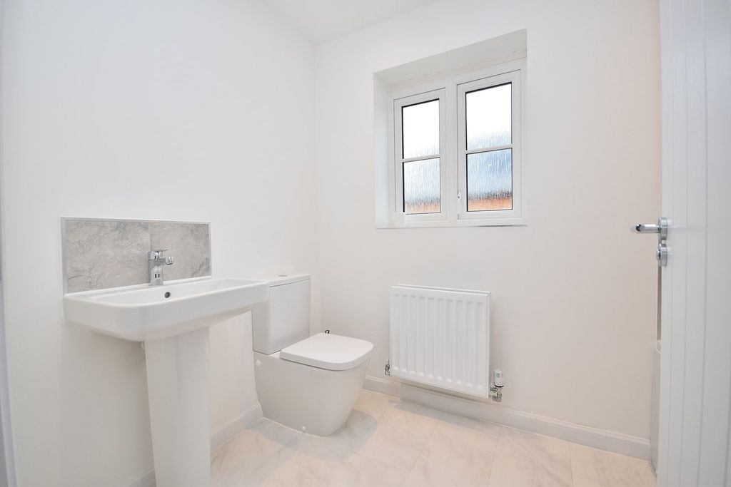 Additional image 18 of 3 bed detached house to rentSandpit Close, Collingtree, Northampton NN4