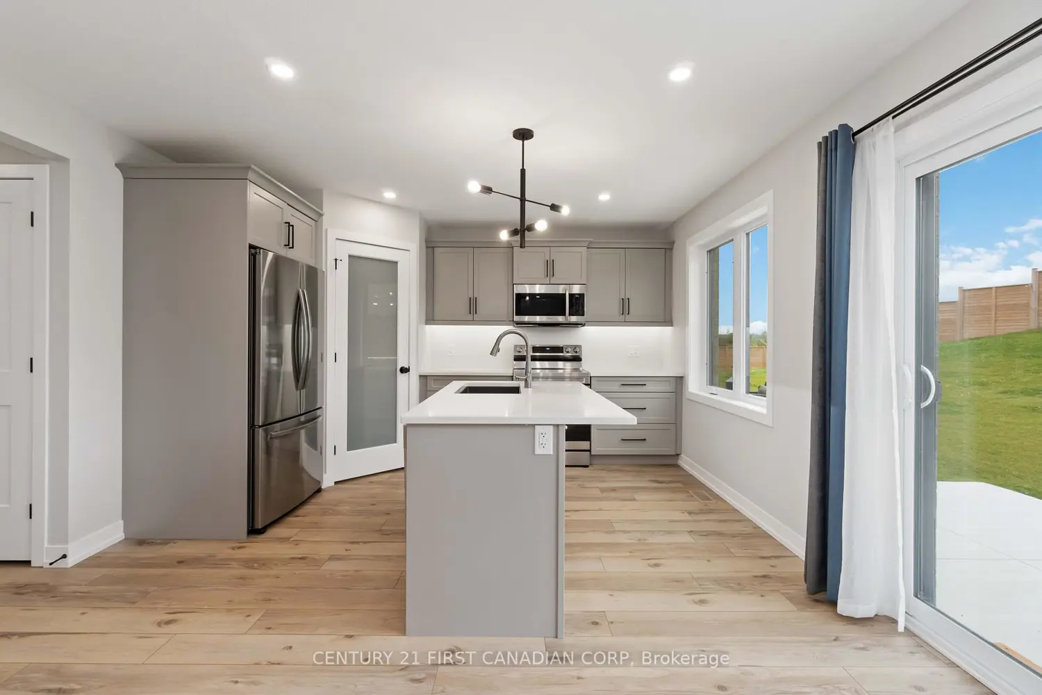 Additional image 13 of 450 Main Street