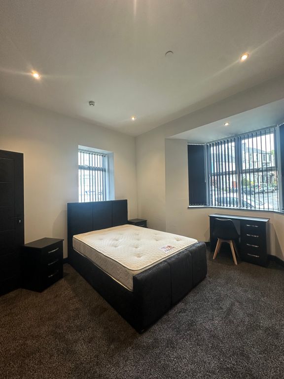Additional image 5 of 7 bed terraced house to rentThe Grove, Swansea SA2