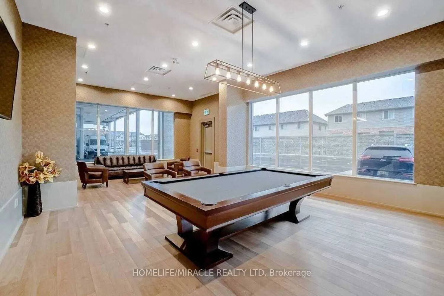 Additional image 15 of 560 North Service Road #602