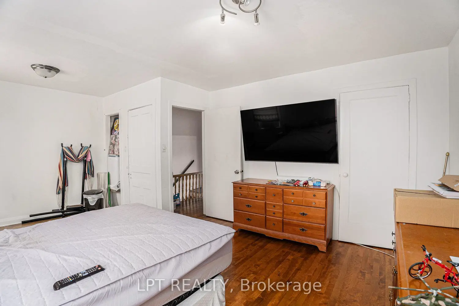 Additional image 13 of 257 Parkdale Avenue