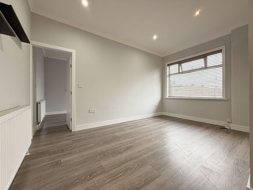 Additional image 5 of 2 bed flat to rentWarwick Road, Scunthorpe DN16