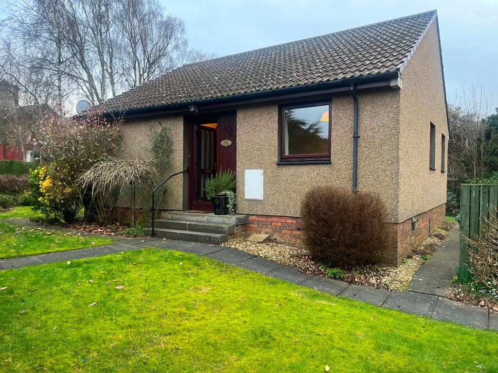 3 bed bungalow to rentElm Street, Errol, Perthshire PH2