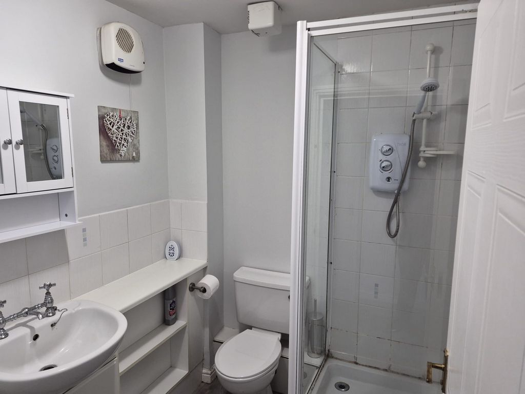 Additional image 6 of 2 bed flat to rentWest Street, Paisley PA1