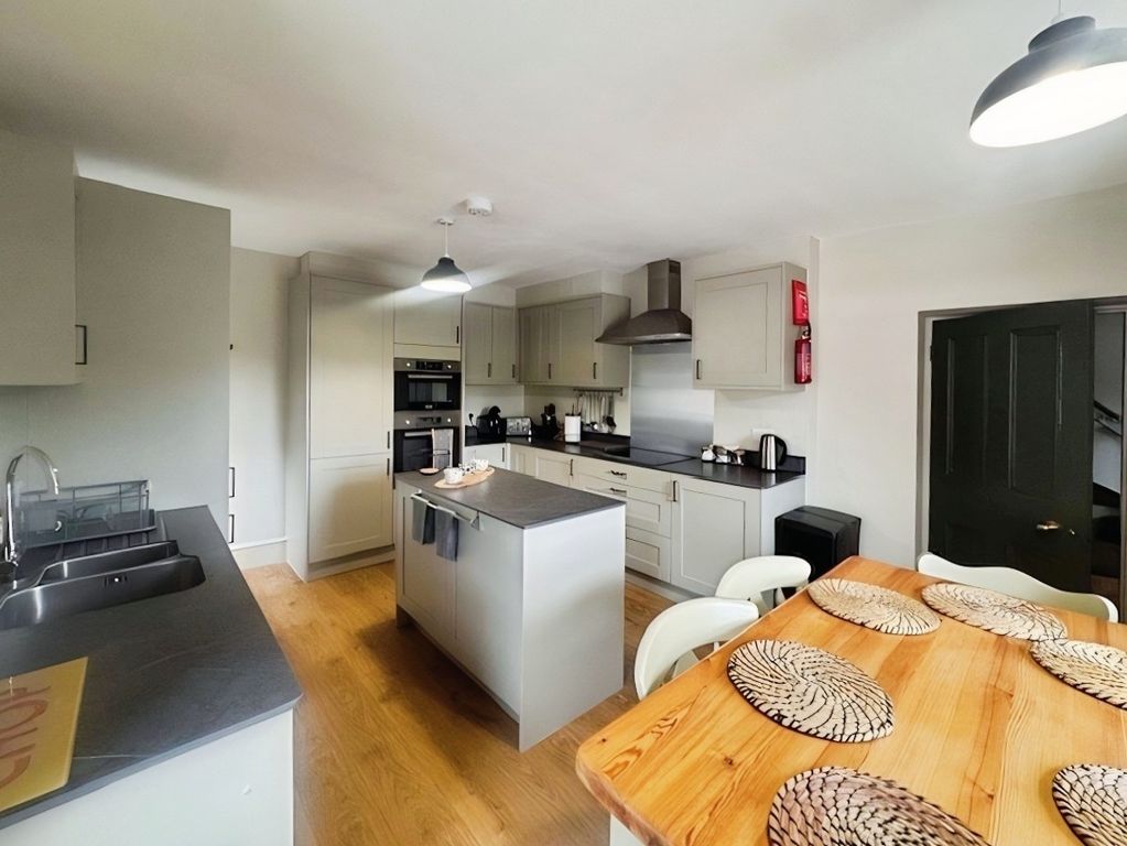 3 bed property to rentChepstow NP16 photo 5