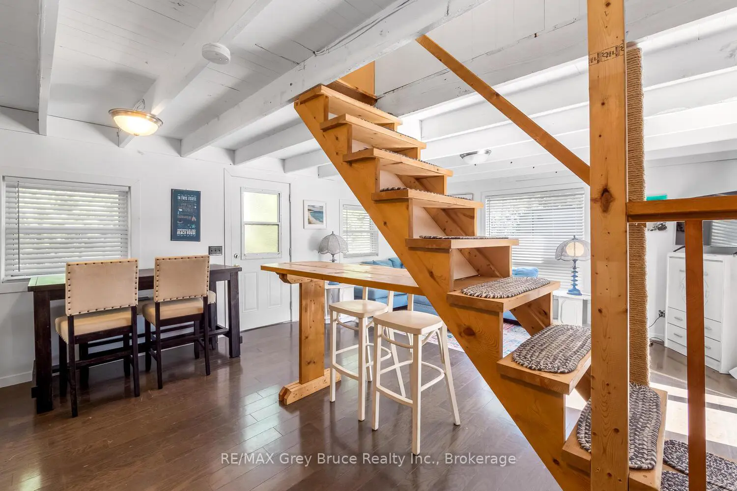 Additional image 7 of 1106 King Edward Avenue