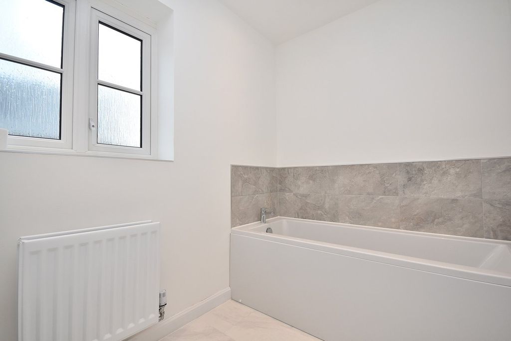 Additional image 17 of 3 bed detached house to rentSandpit Close, Collingtree, Northampton NN4