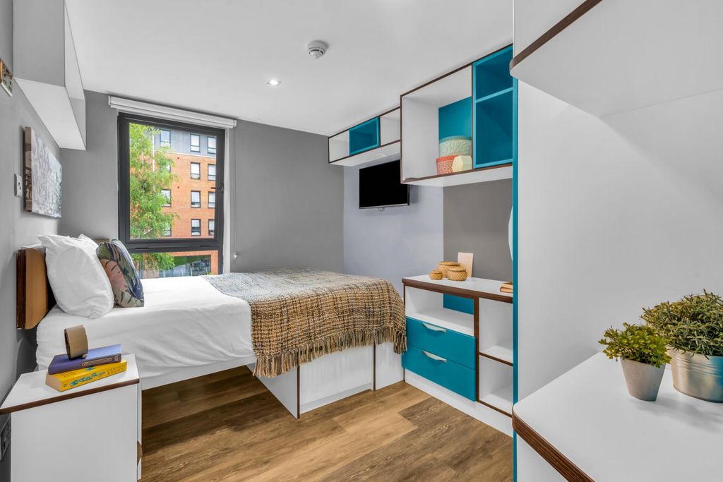 Room to rentCardigan Road, Leeds LS6