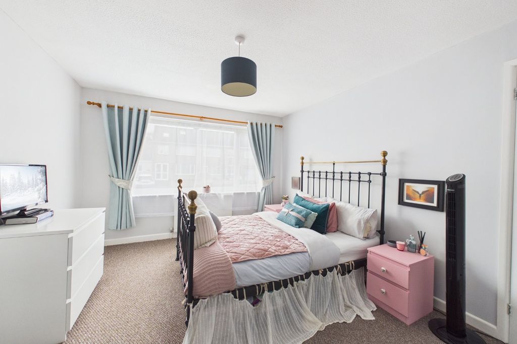 Additional image 12 of 3 bed semi-detached house to rentDavin Crescent, Pill, Bristol BS20