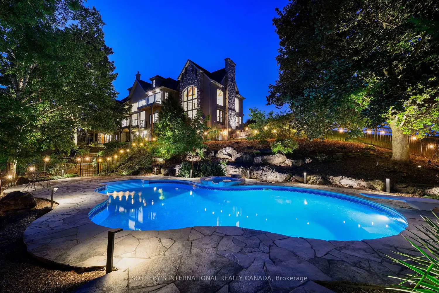 Additional image 17 of 2376 #8 Sideroad