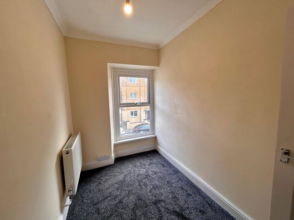 Additional image 7 of 4 bed terraced house to rentTydraw Street, Port Talbot SA13