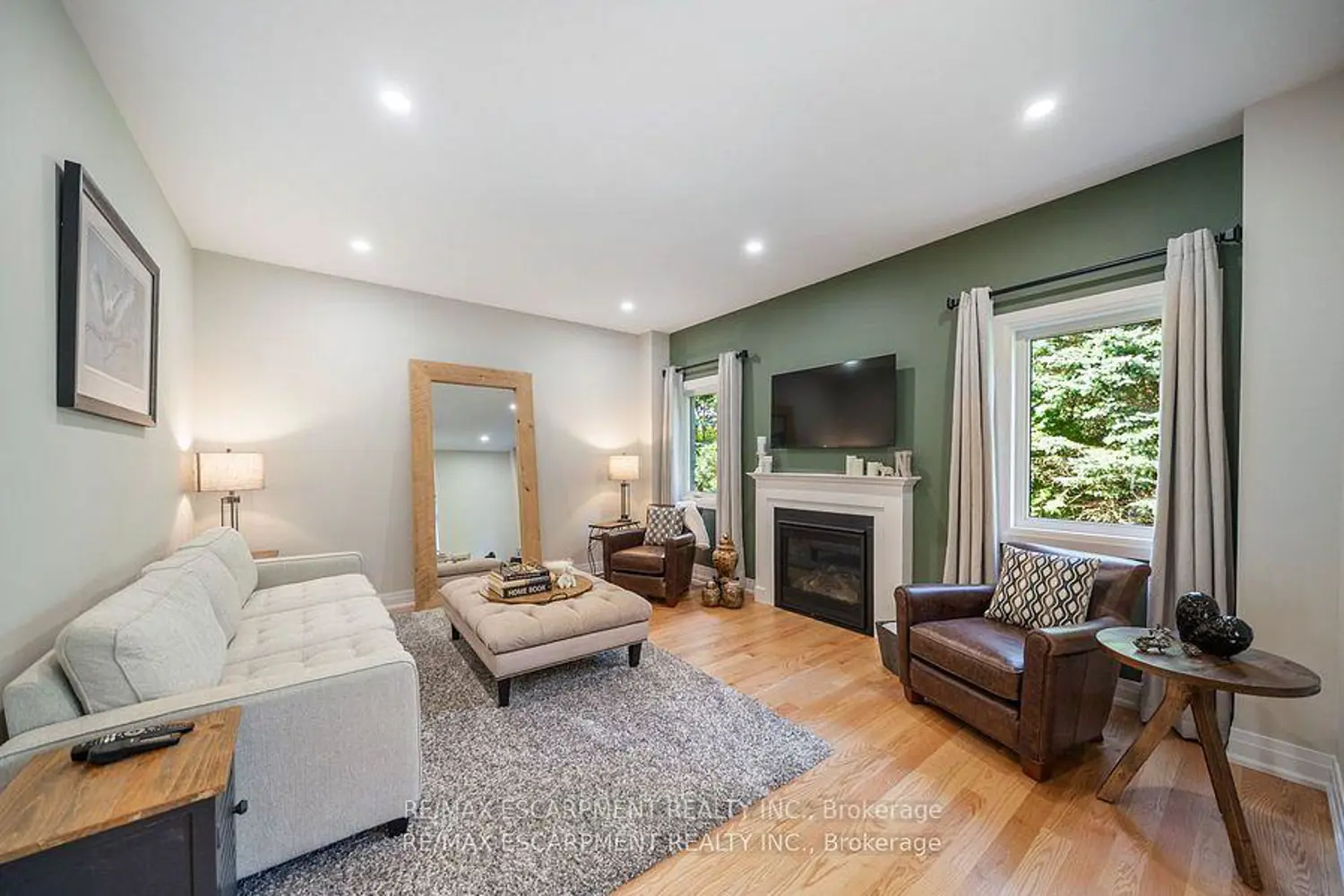 465 Adelaide Street photo 5
