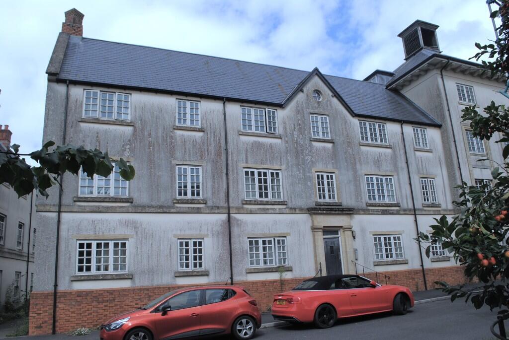 ***a Modern, Well Proportioned Apartment For Sale In Great Location***