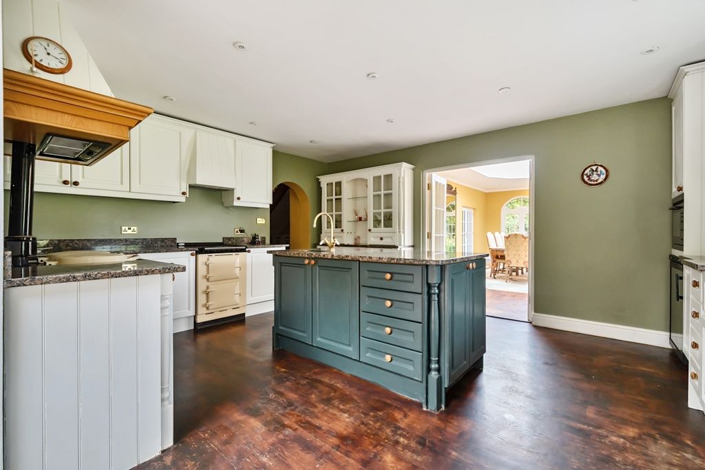 Additional image 3 of 5 bed detached house to rentHighmoor Cross, Henley-On-Thames RG9