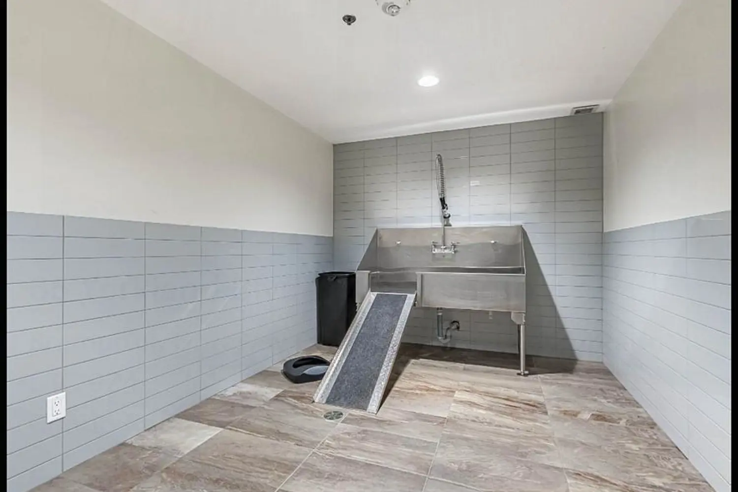 Additional image 19 of 65 Yorkdale Boulevard 308