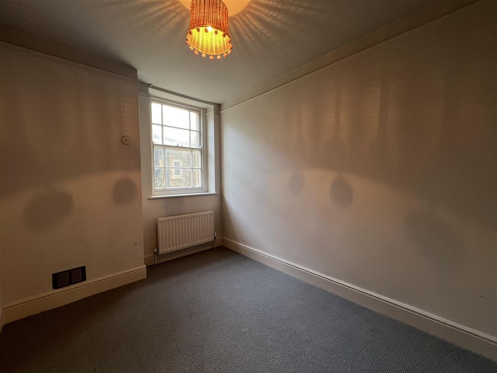 Additional image 6 of 2 bed flat to rentFlat 1 Pinehurst, 17 Bellevue Road, Clevedon BS21