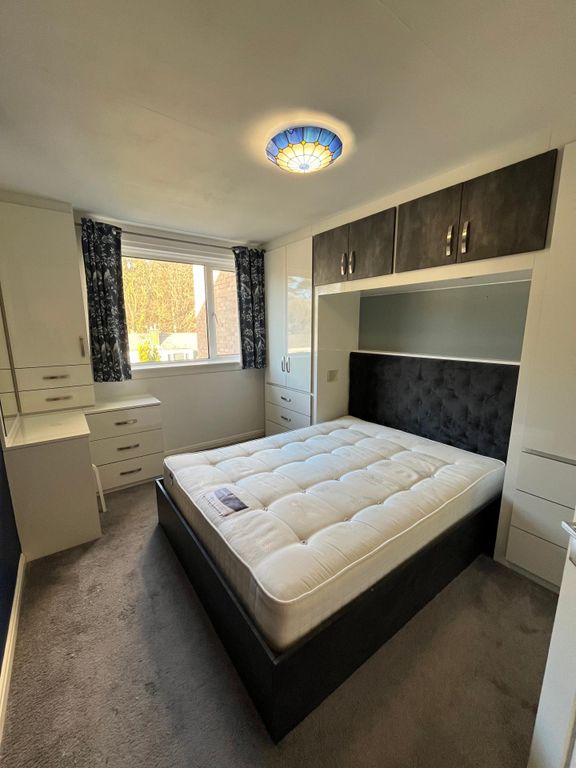 3 bed flat to rentEdinburgh EH10 photo 4