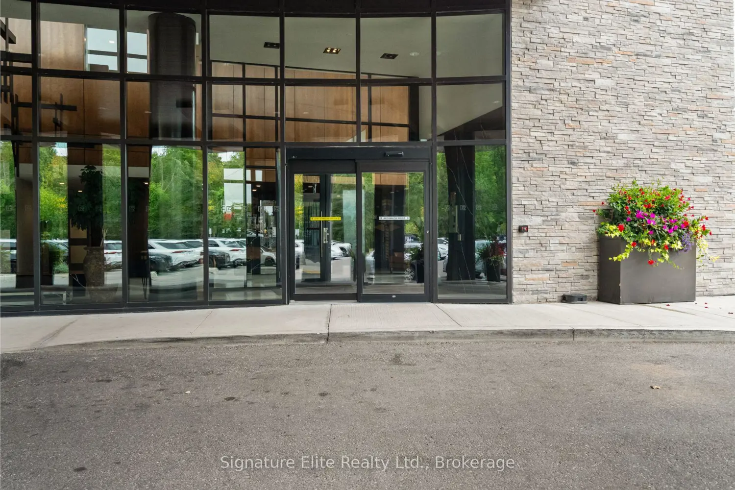 Additional image 20 of 1575 Lakeshore Road G28