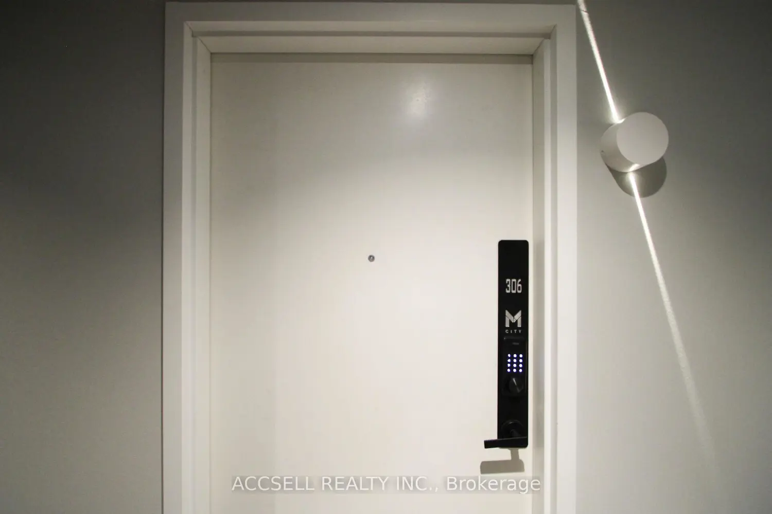 Additional image 3 of 3883 Quartz Road 306