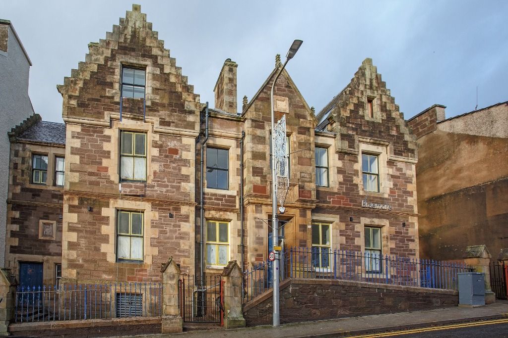 1 bed flat to rent19 King Street, Crieff, Perthshire PH7