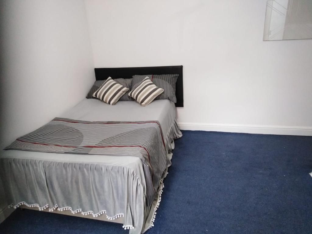 4 bed shared accommodation to rentMillstone Lane, Leicester LE1 photo 4
