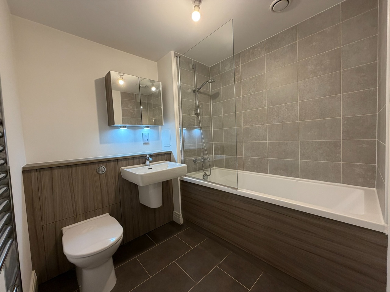 Additional image 10 of 2 Bed Flat, Brunswick Road, EH7, N1 7GU