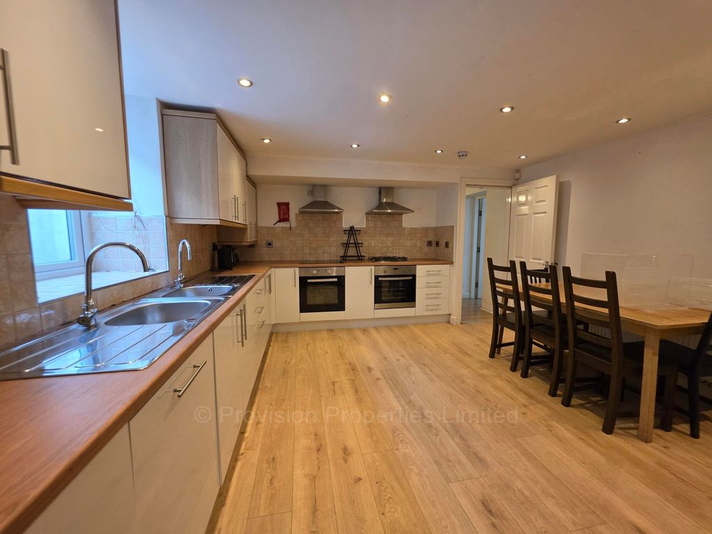 Additional image 2 of 10 bed terraced house to rentHeadingley Avenue, Leeds LS6