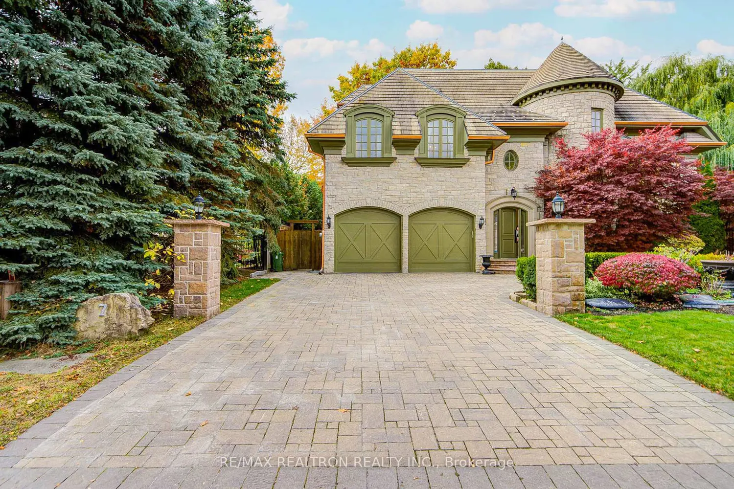 7 Legacy Court