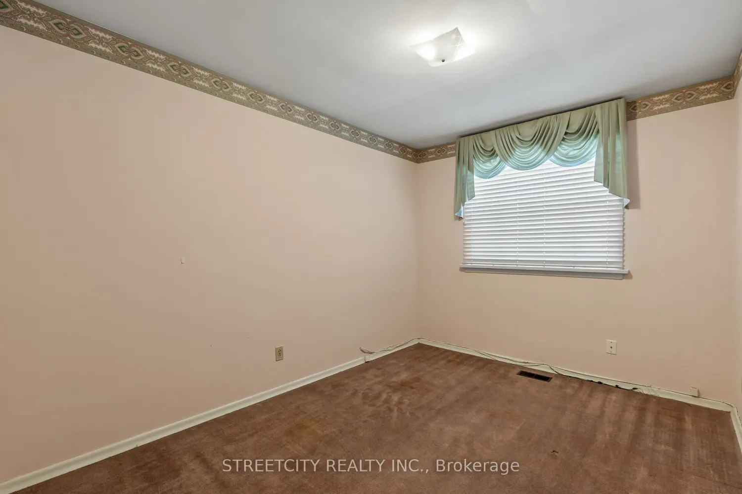 Additional image 19 of 159 Centre Street