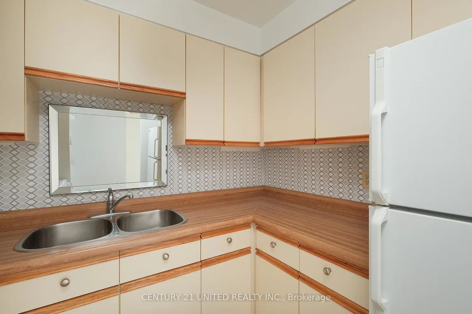 Additional image 8 of 921 Armour Road 222