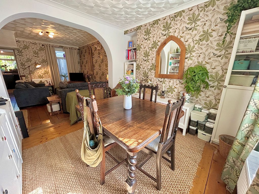 Additional image 2 of 2 bed property to rentGeorge Street, Milford Haven SA73