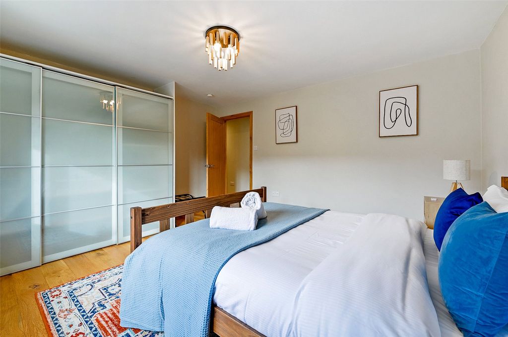 Additional image 8 of 4 bed semi-detached house to rentLuker Avenue, Henley-On-Thames, Oxfordshire RG9