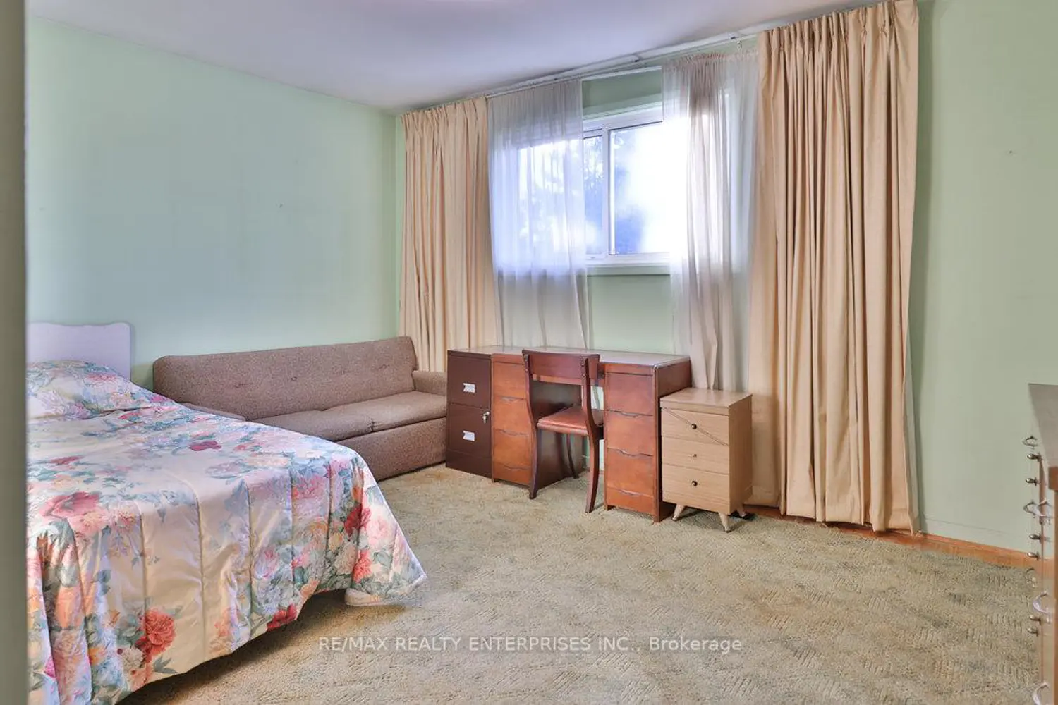 Additional image 8 of 2288 Hensall Street