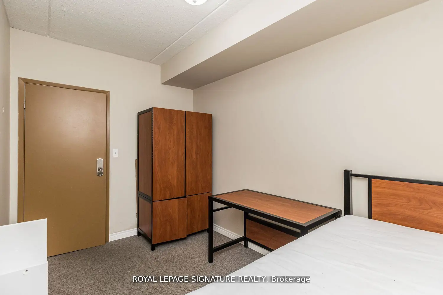 Additional image 19 of 253 Lester Street 101