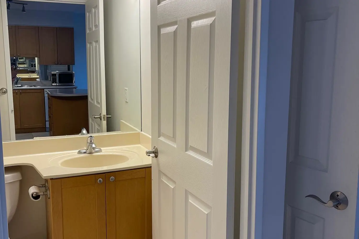 Additional image 9 of 230 King Street 1106