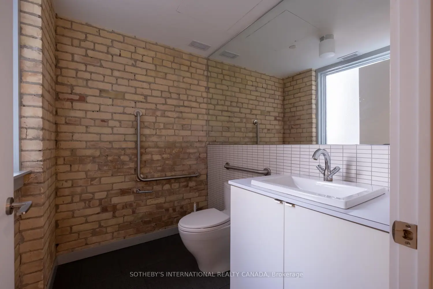 Additional image 19 of 18 Gloucester Lane