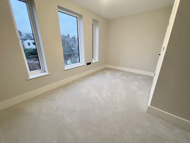 Additional image 10 of 4 bed semi-detached house to rentThe Curve, Welholme Avenue, Grimsby DN32