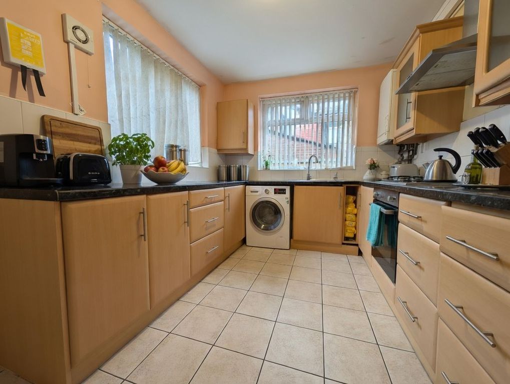 5 bed shared accommodation to rentDerby Grove, Nottingham NG7 photo 5