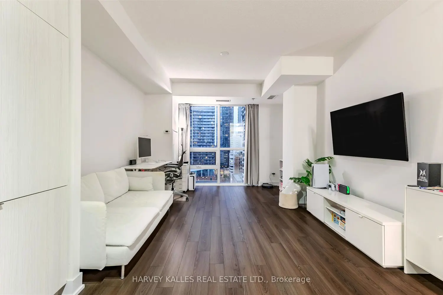 Additional image 6 of 318 Richmond Street 1508