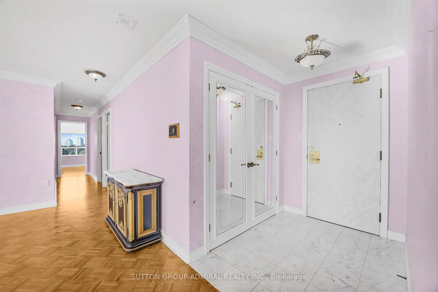 343 Clark Avenue 1402 photo 3